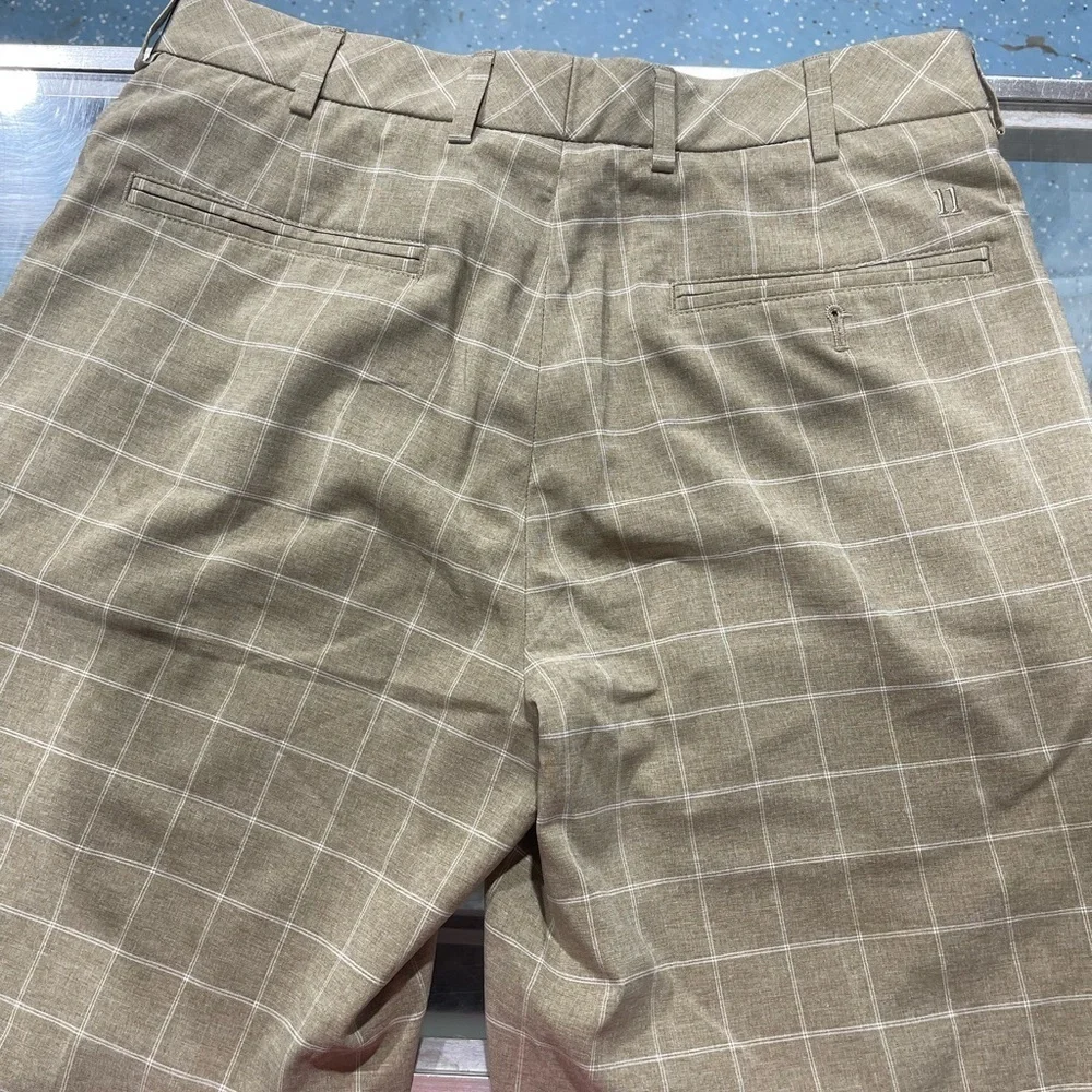 Walter Hagen Mens Beige Plaid Golf Shorts Size 30 Polyester‎ Spandex Blend